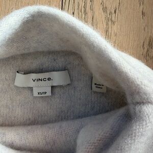 Vince Women's Pale Gray Cashmere Sweater